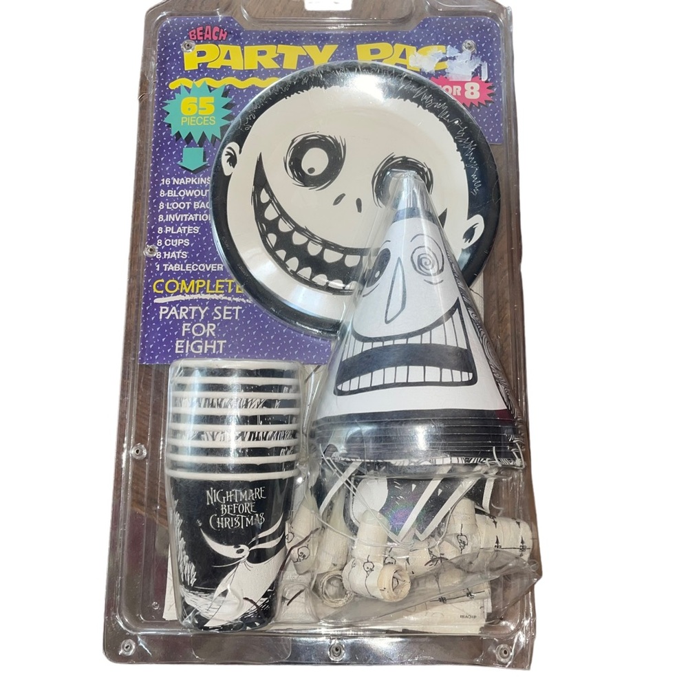 Vintage NIGHTMARE BEFORE CHRISTMAS PARTY PAC SET VINTAGE SEALED  65 Pieces.